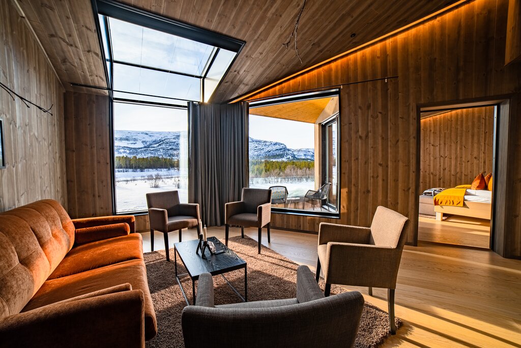 Hotel374