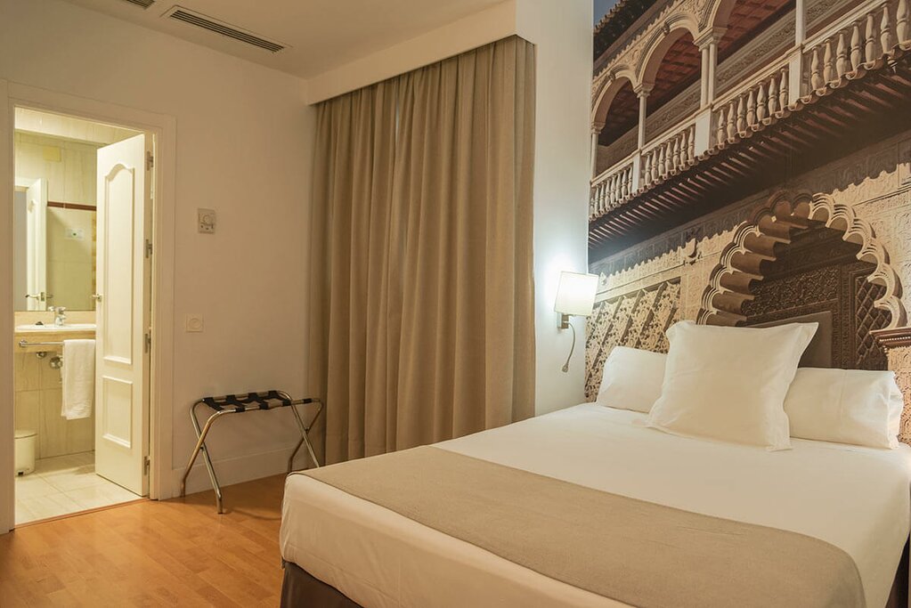Hotel775