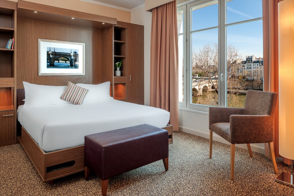 Hotel1295