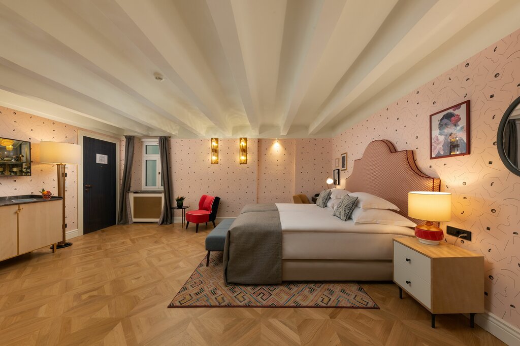 Hotel1350