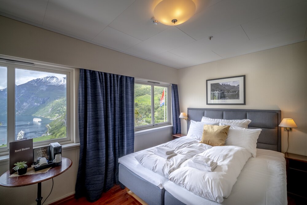 Hotel385