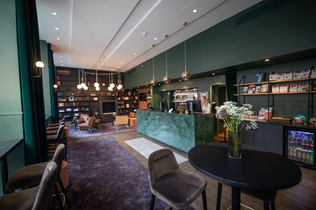Hotel372