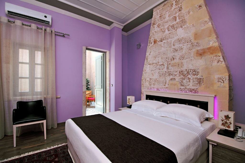 Hotel599