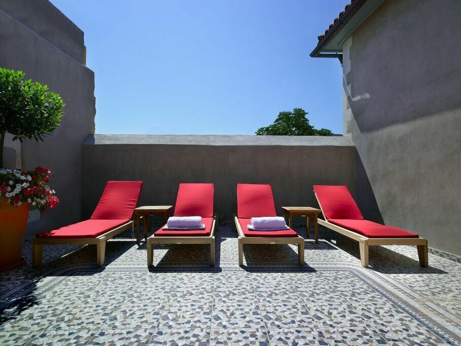 Hotel599