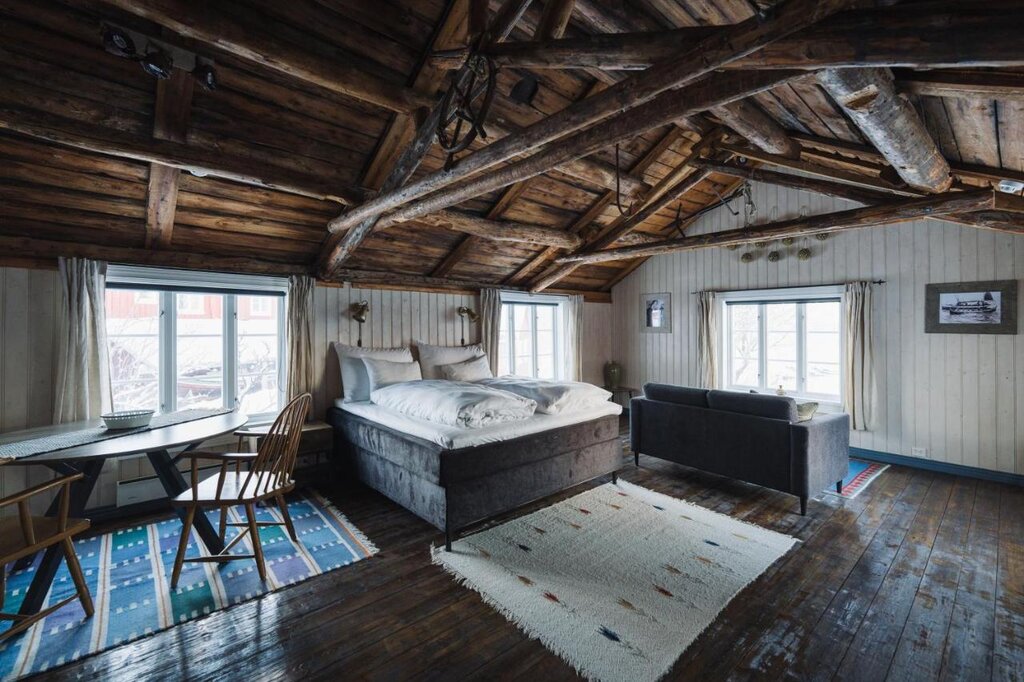 Hotel357