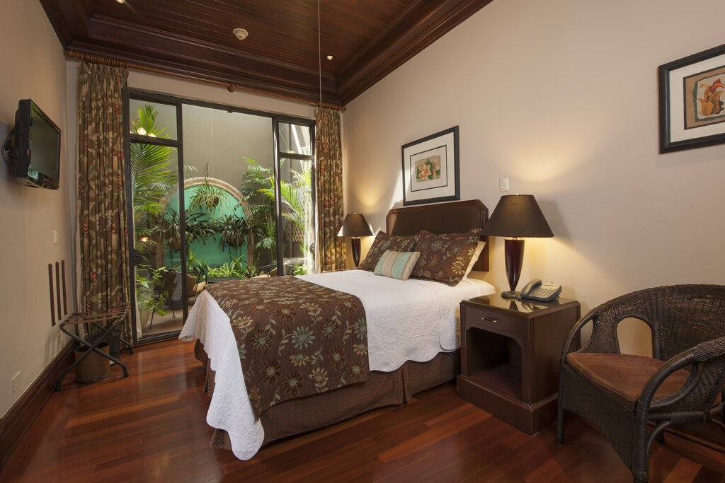 Hotel165