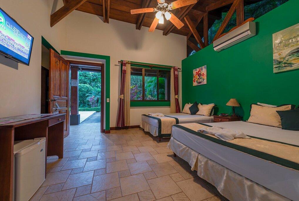 Hotel212