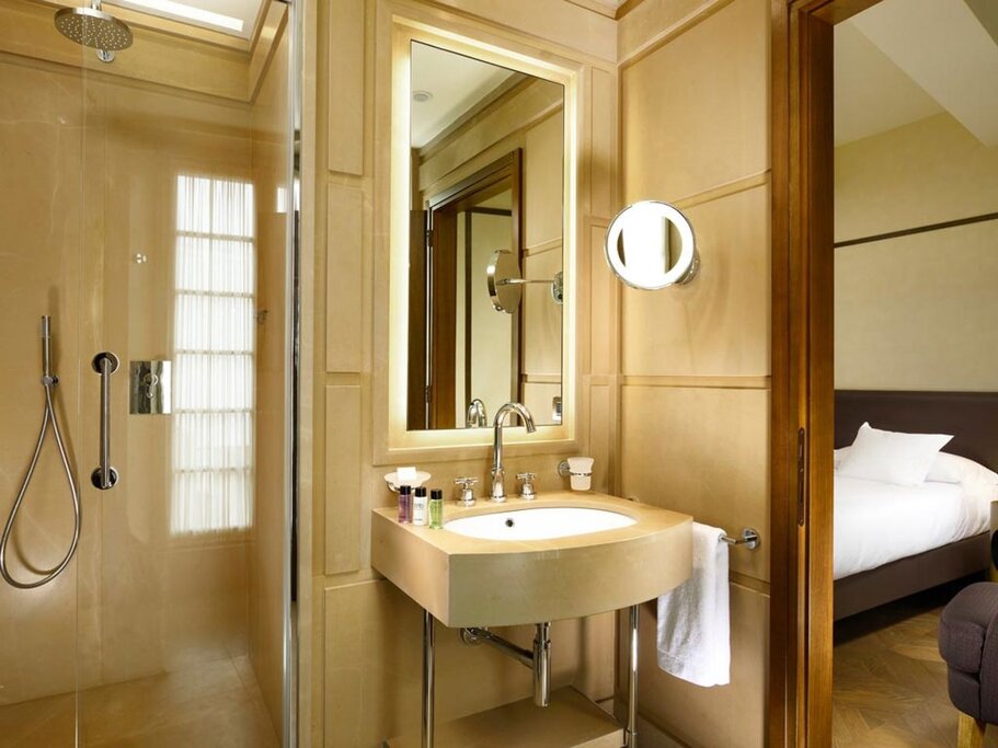 Hotel12