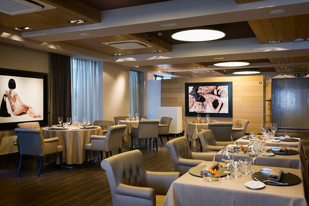 Hotel702