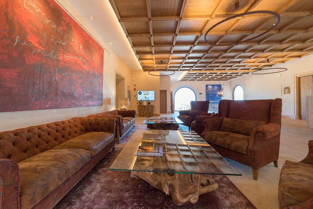 Hotel838
