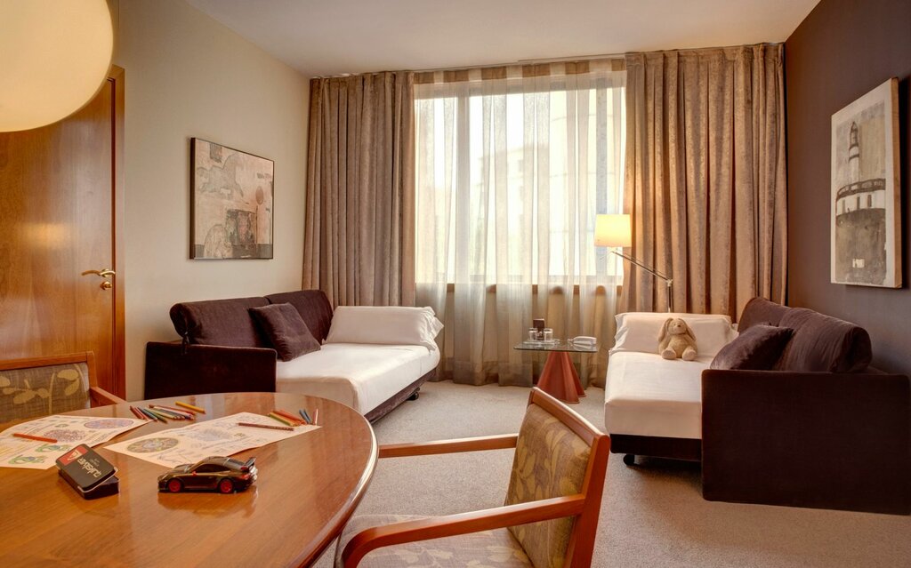 Hotel761