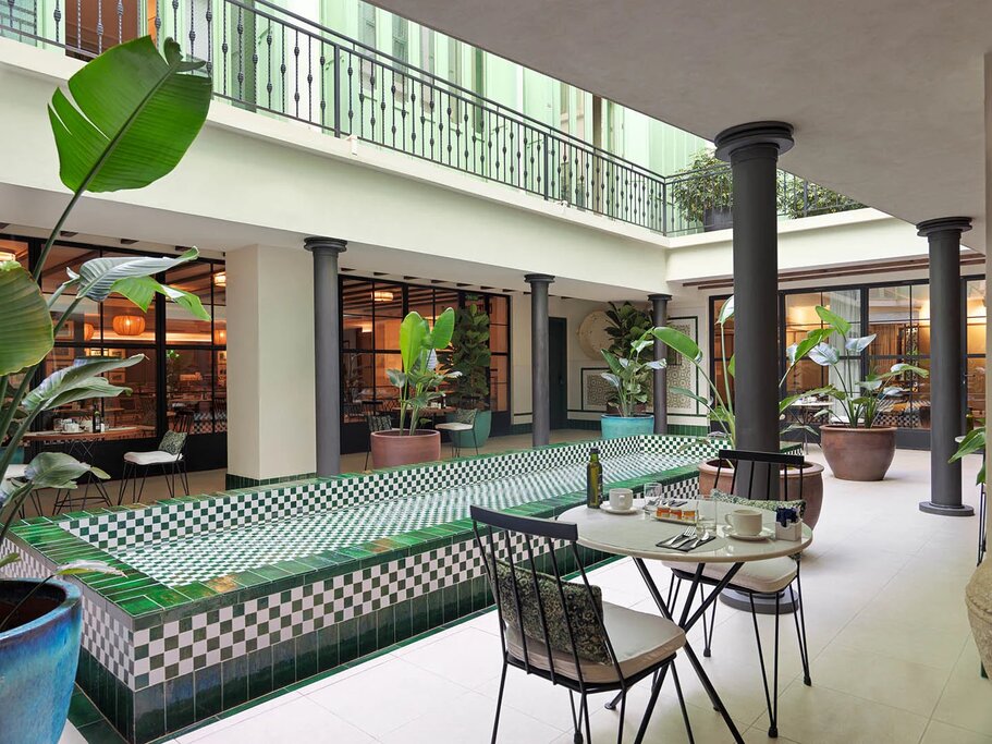 Hotel651