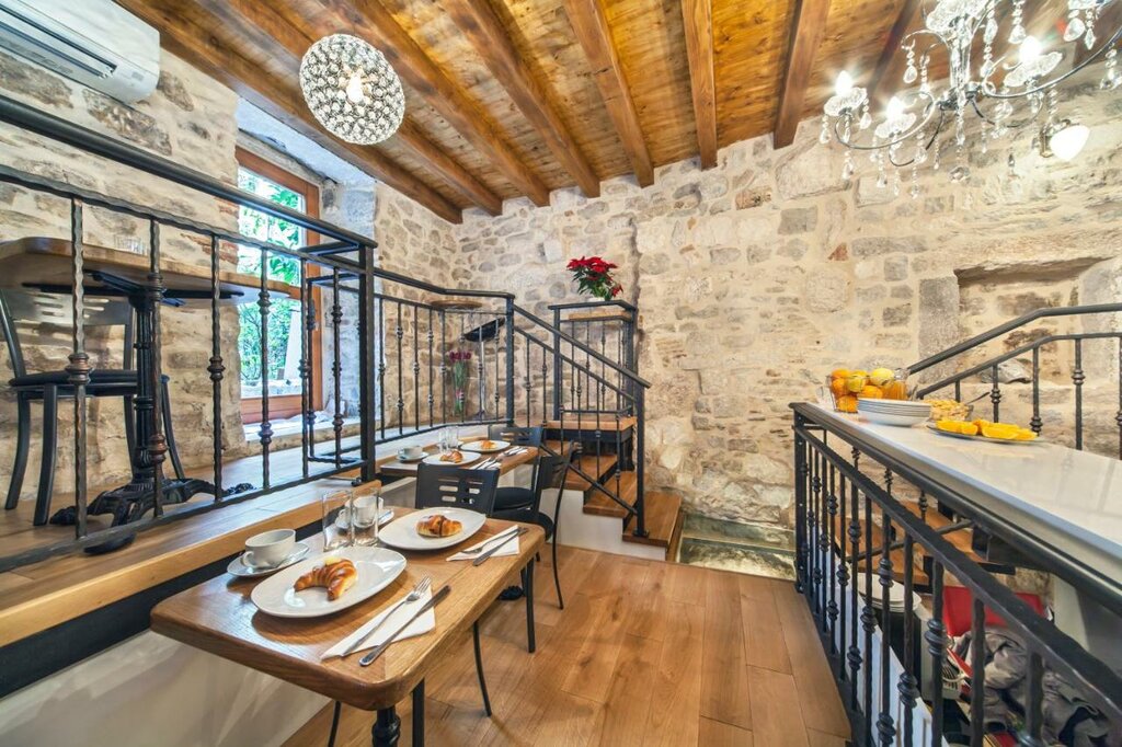 Hotel1368