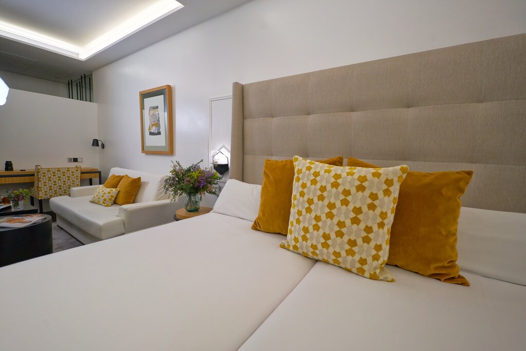 Hotel736