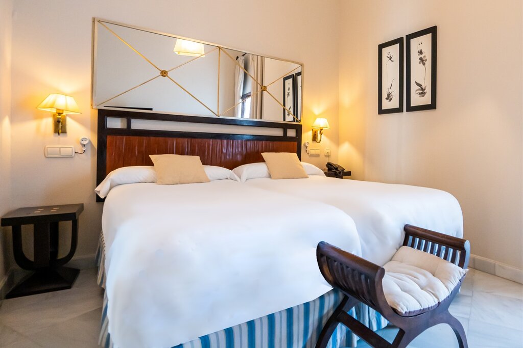 Hotel811