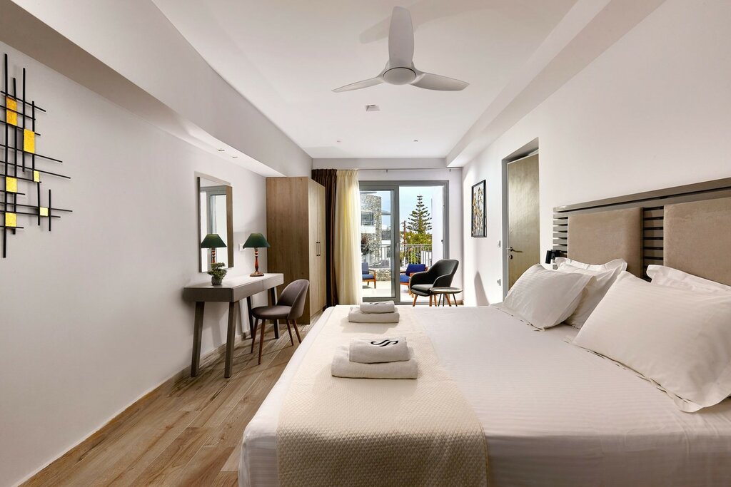 Hotel632