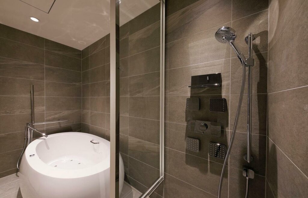 Hotel121