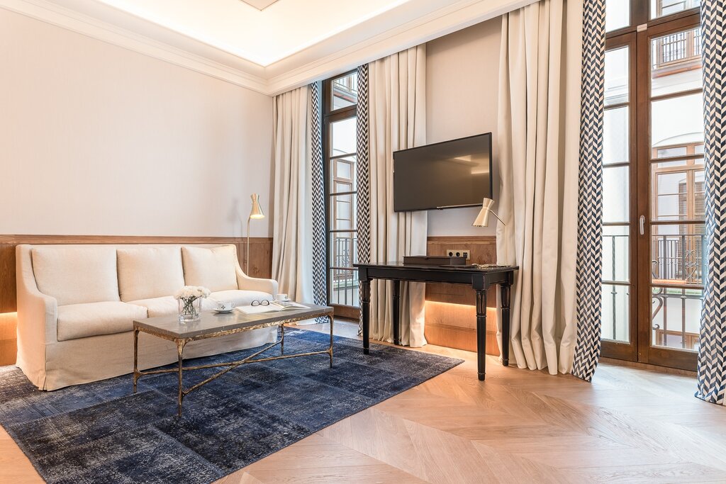 Hotel705