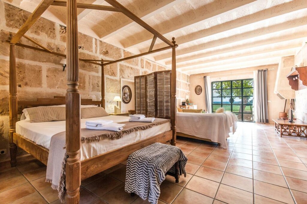 Hotel799