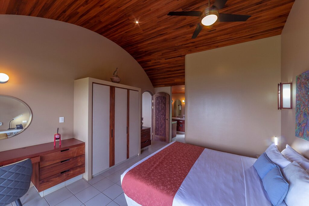 Hotel270