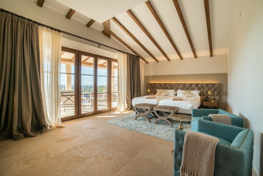 Hotel838