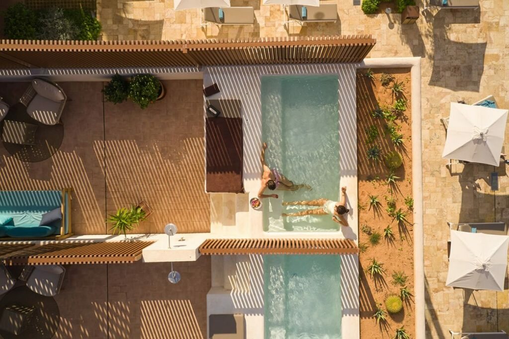 Hotel989