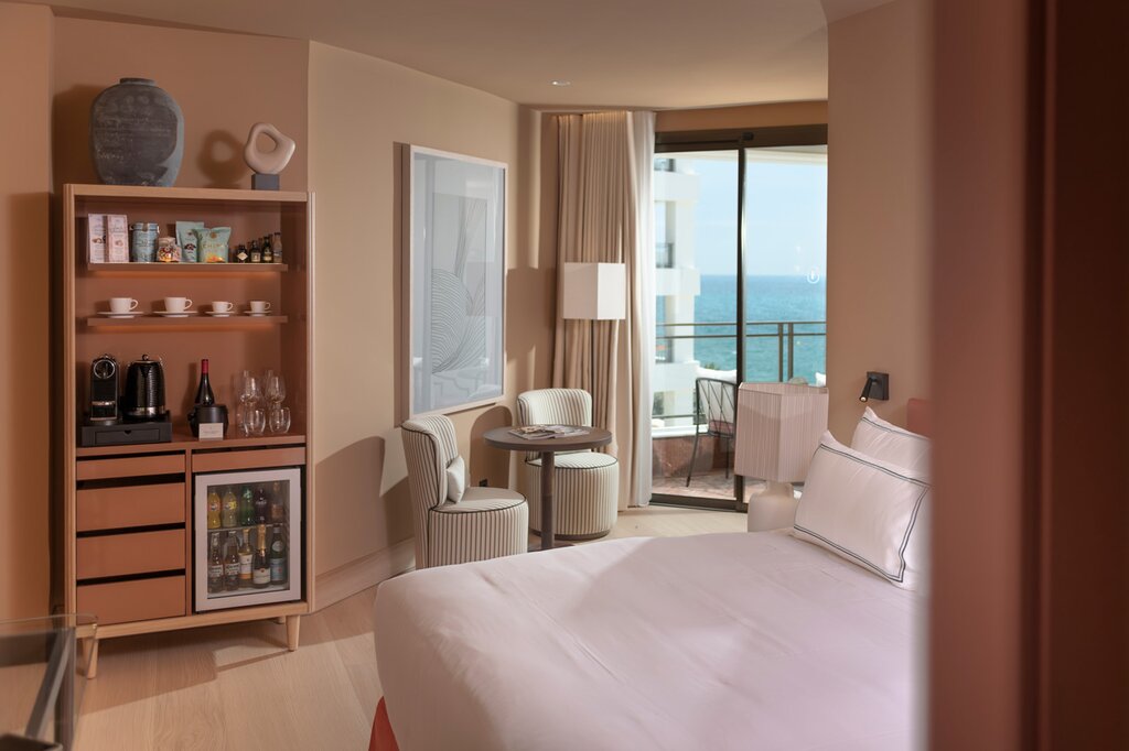 Hotel956