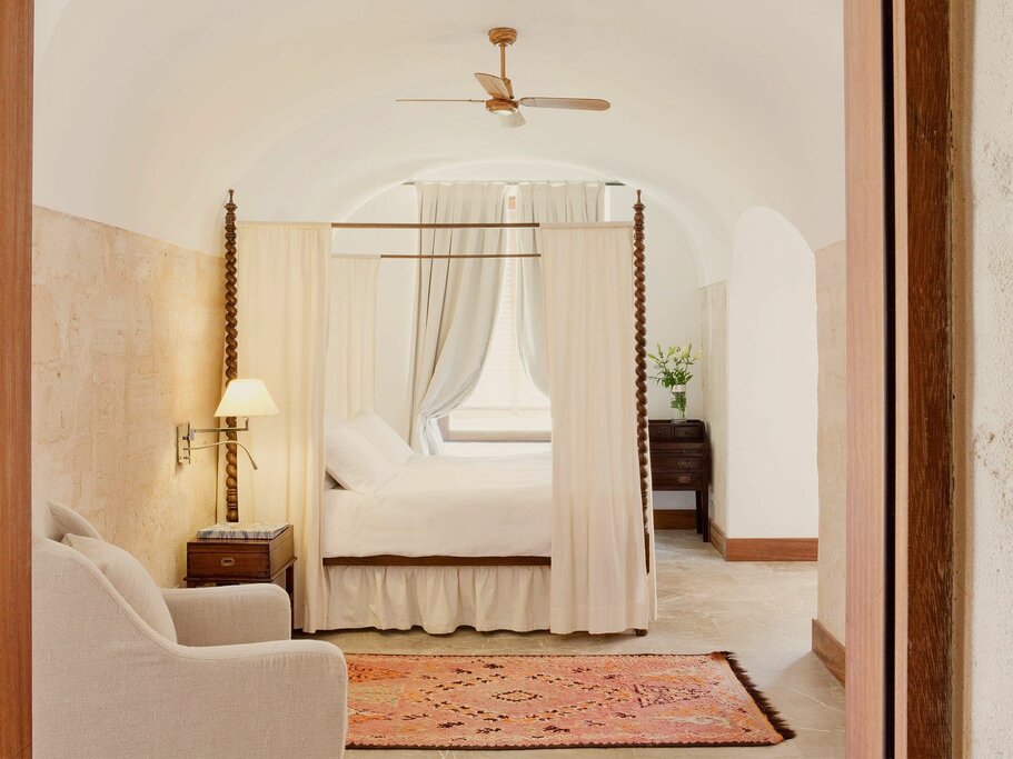 Hotel972