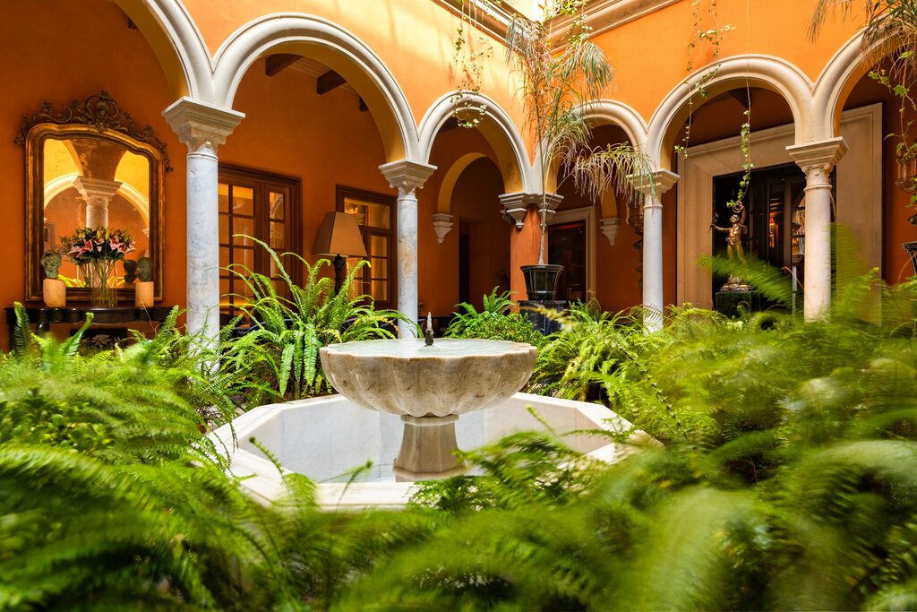 Hotel675