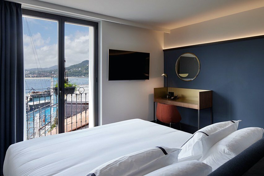 Hotel875