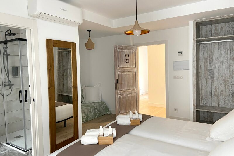 Hotel906