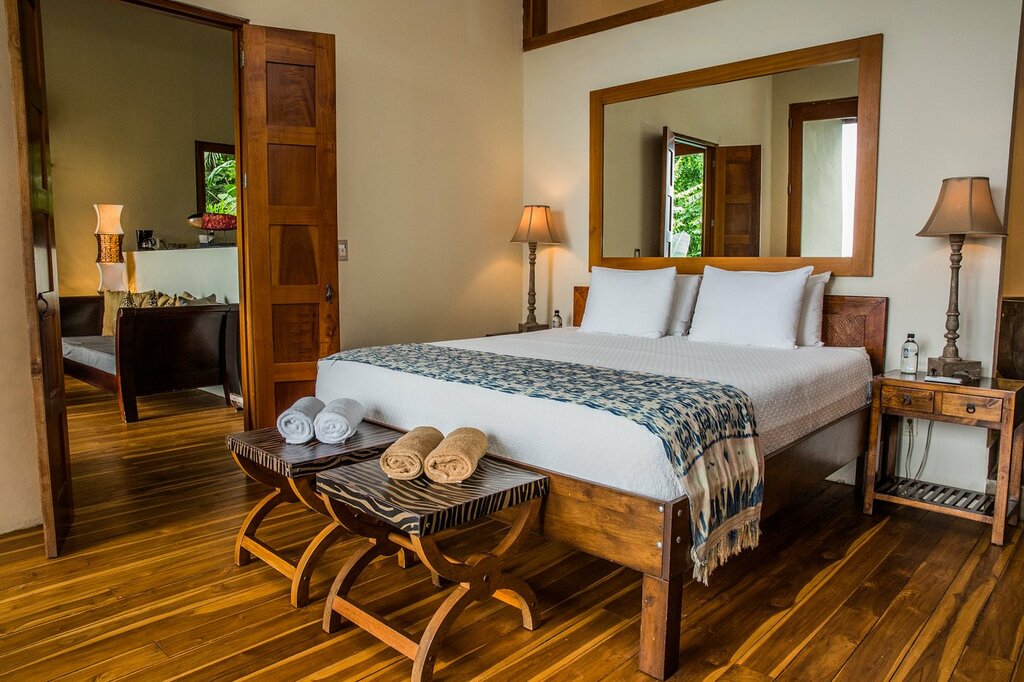 Hotel296