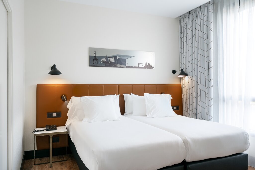 Hotel967