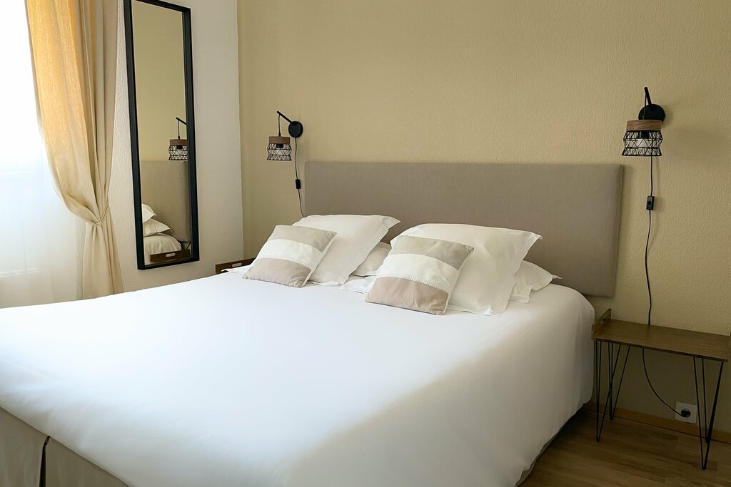 Hotel1296