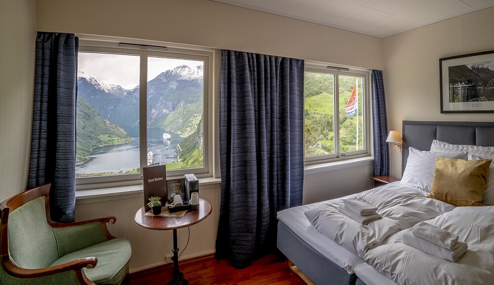 Hotel385