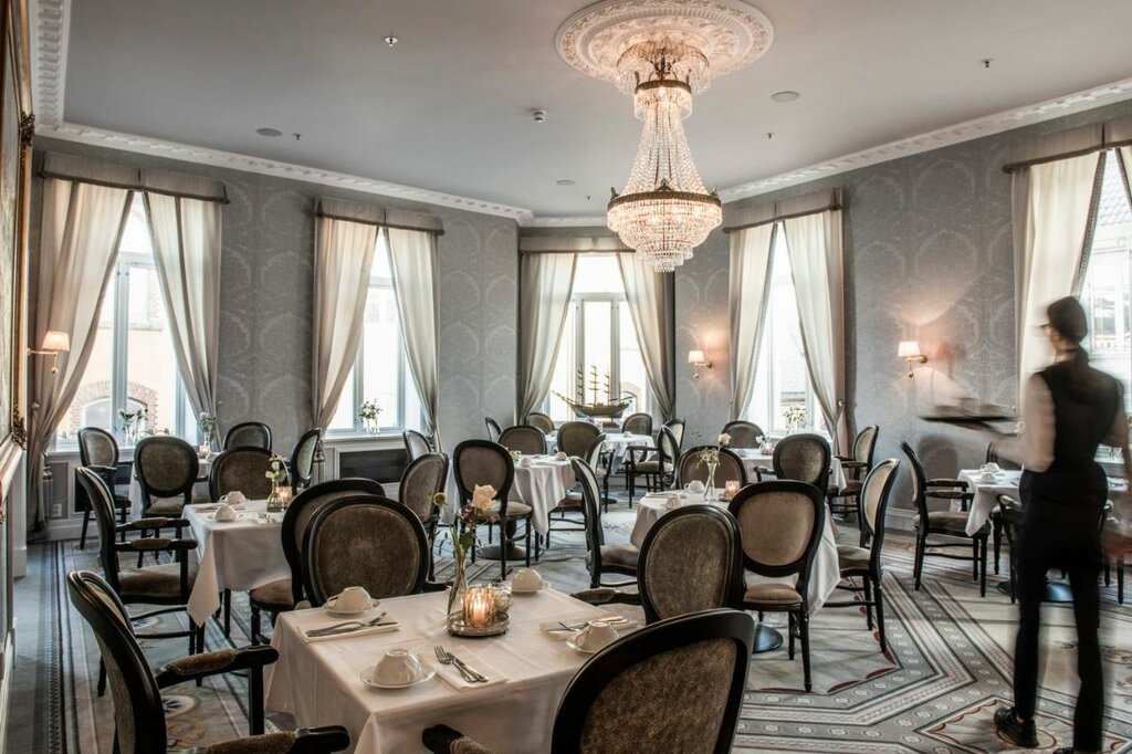 Hotel370