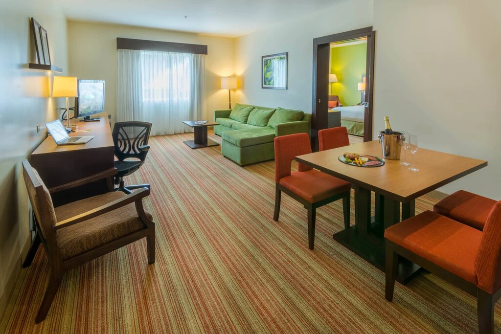 Hotel282