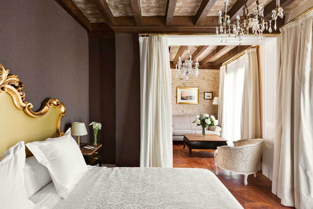 Hotel669