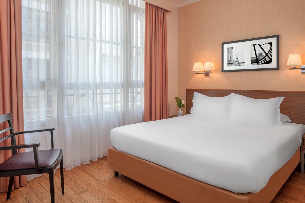 Hotel1295