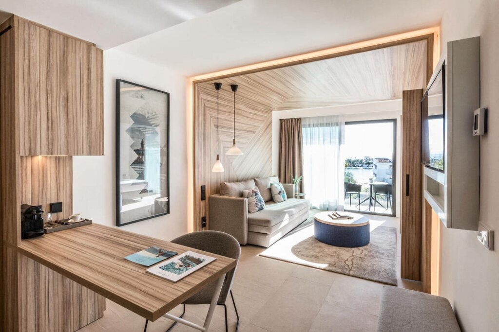 Hotel998