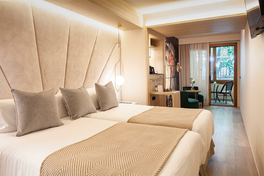 Hotel912