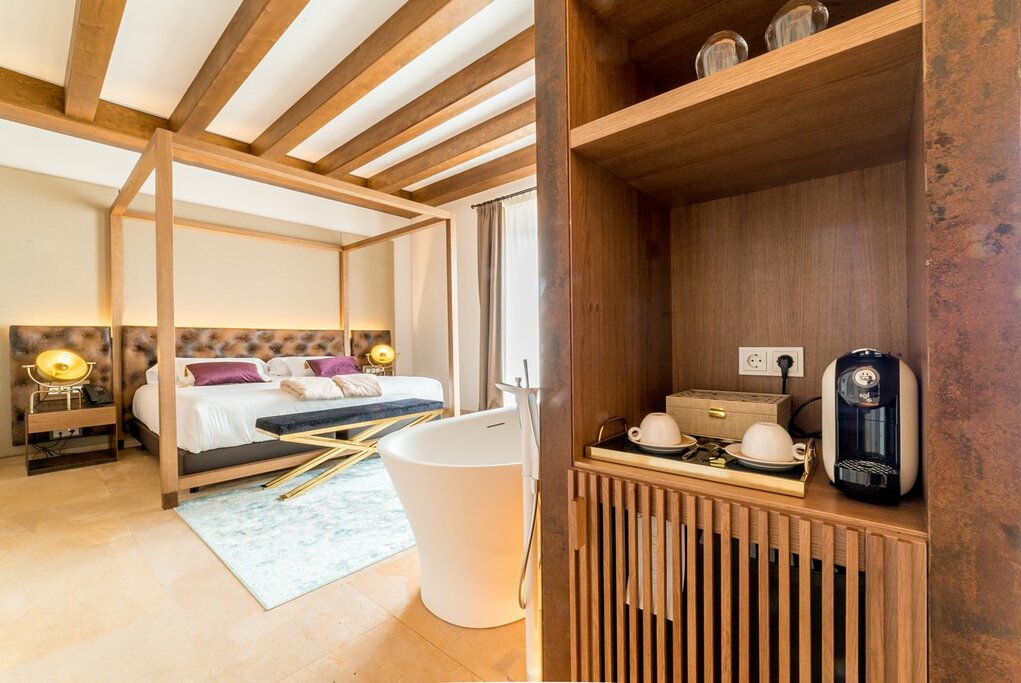 Hotel838
