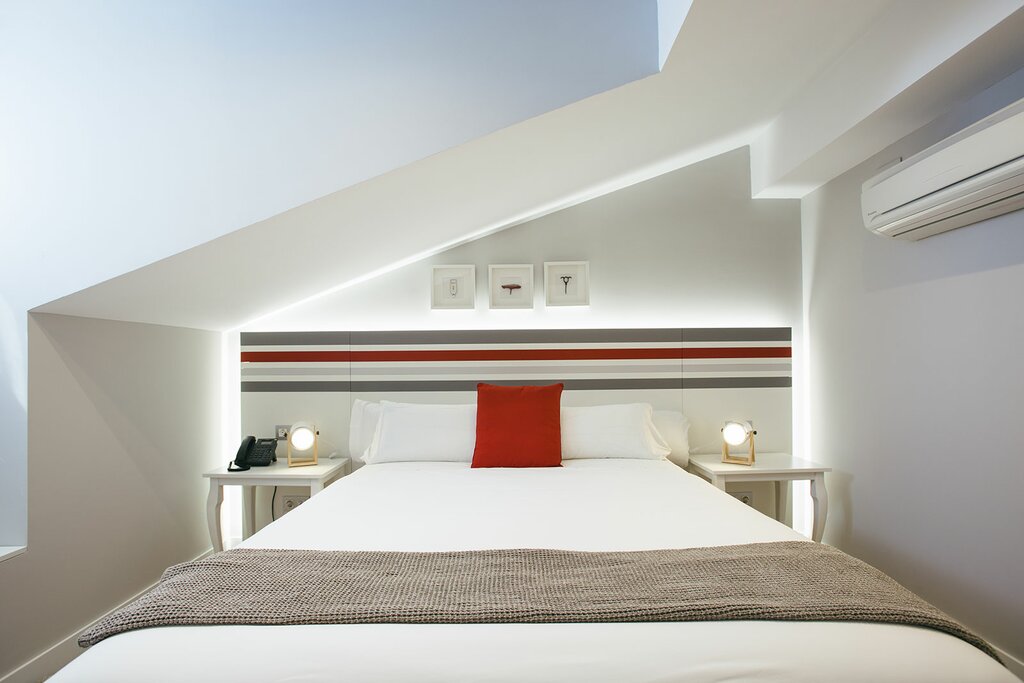 Hotel836