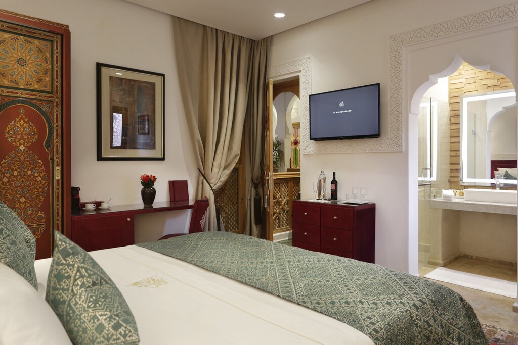 Hotel73
