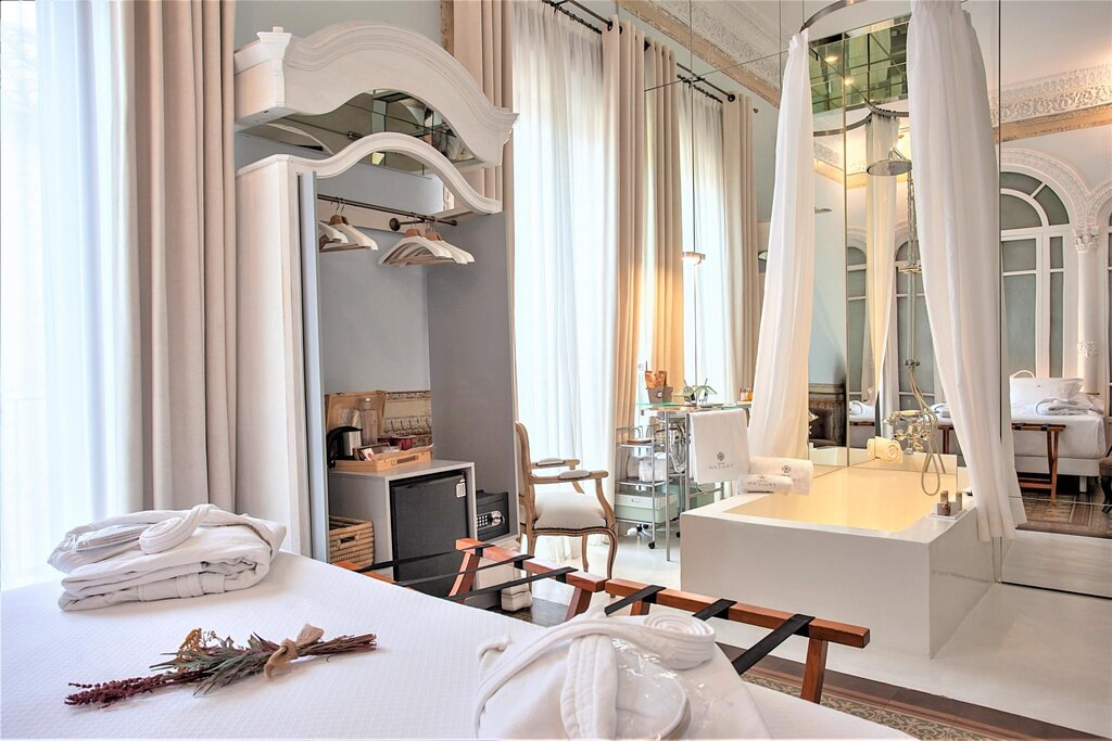 Hotel694