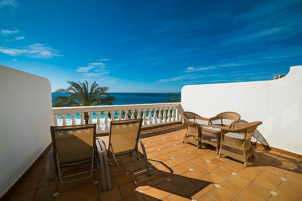 Hotel995