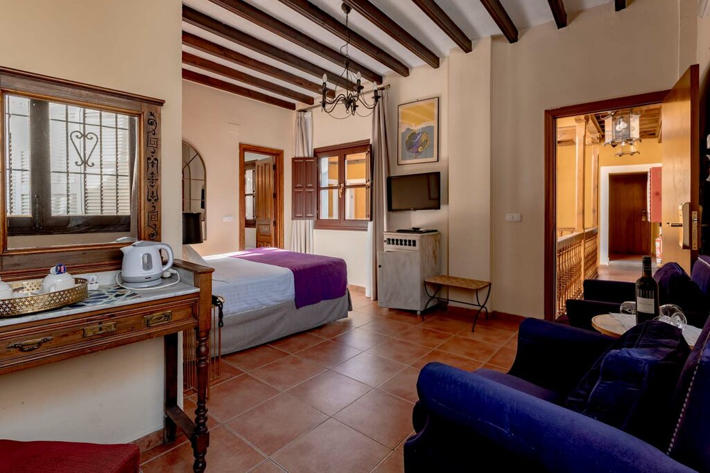 Hotel665