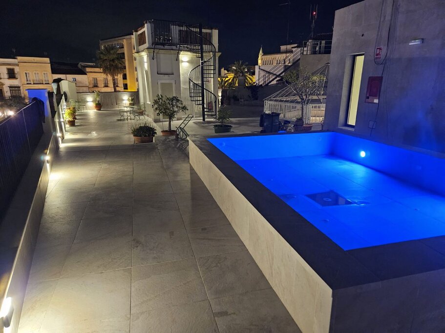 Hotel811