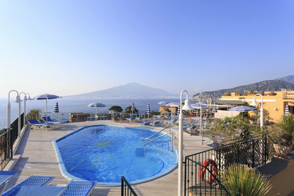 Hotel16