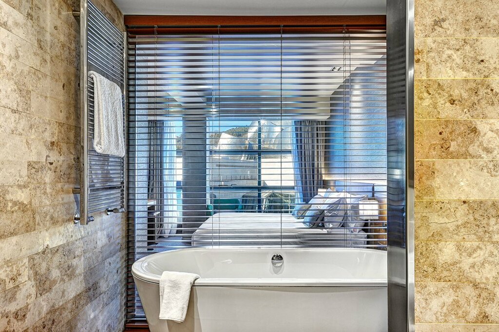 Hotel963